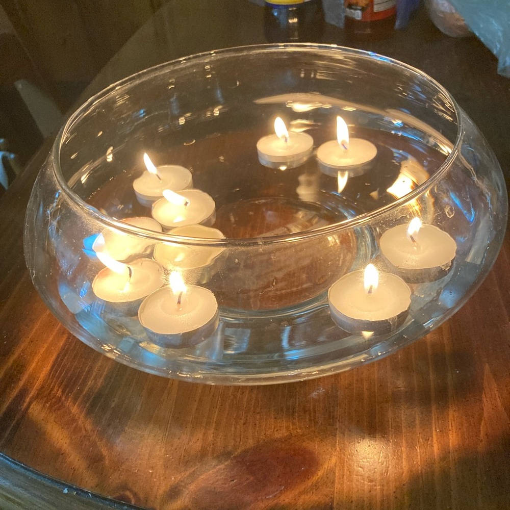 Little candle water bowl with candles or you can use your own candles